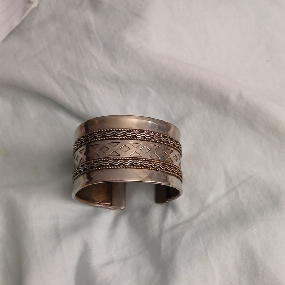 Silver and Gold Textured Bracelet with Artisanal Craftsmanship